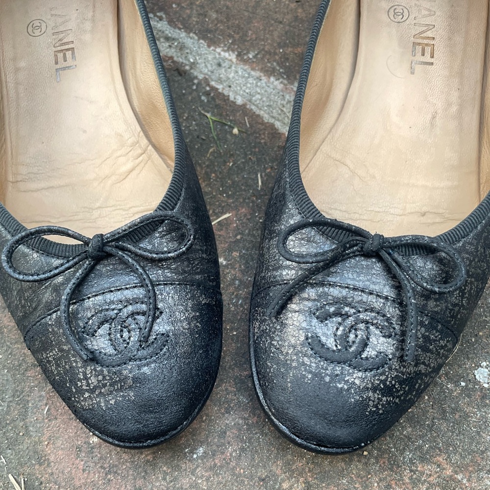 AUTH CHANEL TEXTURED BALLET FLATS